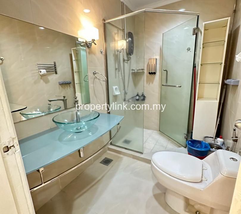 161sff86d3eb-90db-4391-ac32-0193d18f9ab3_810x1080