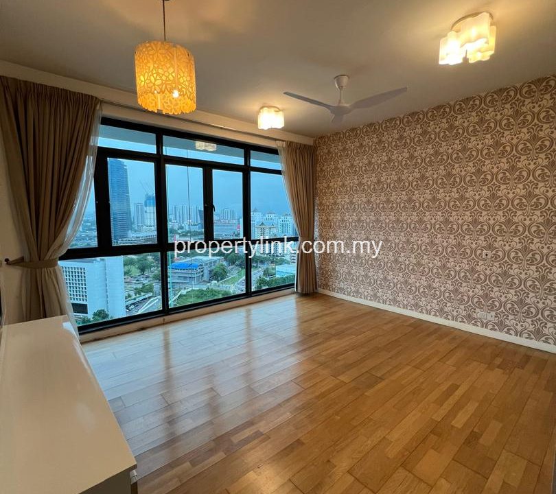 WhatsApp Image 2025-12-05 at 16.25.45 (1)