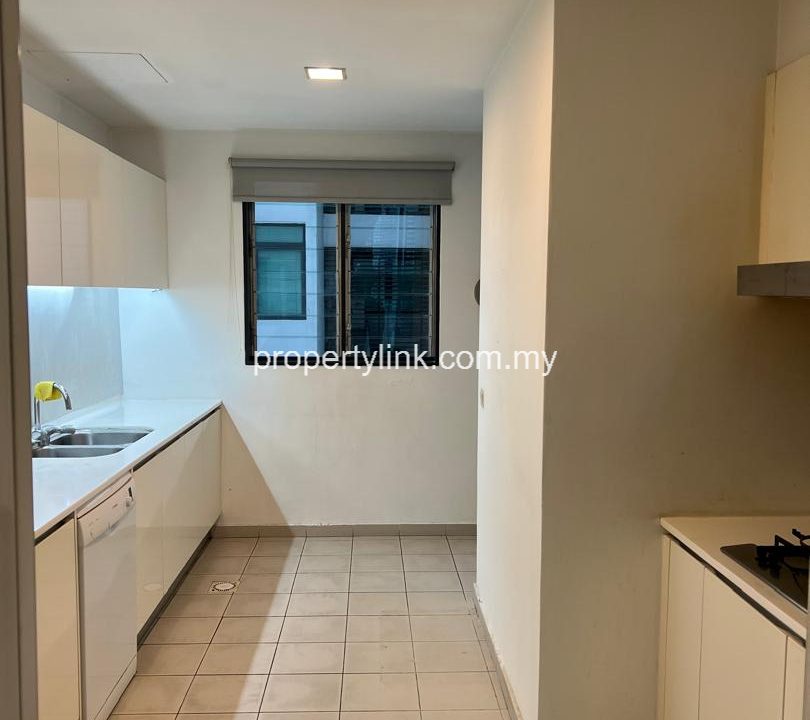 WhatsApp Image 2025-12-05 at 16.25.45