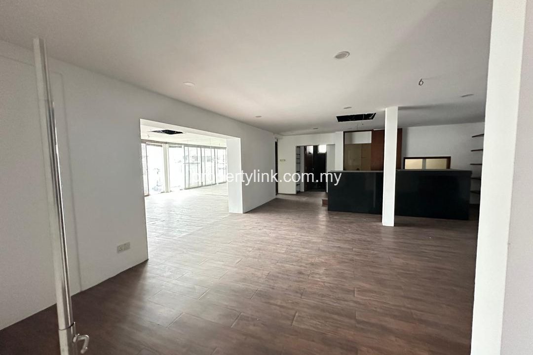 WhatsApp Image 2026-01-28 at 23.20.00 (4)